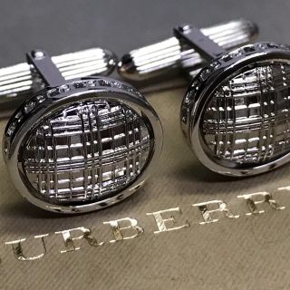 バーバリー(BURBERRY)のRYO様専用 バーバリー シルバー925 カフス カフリンクス(カフリンクス)