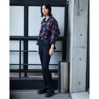 マウジー(moussy)のライトブラック24インチ 今季HW Rebirth L/BLACK SKINNY(デニム/ジーンズ)