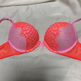 ヴィクトリアズシークレット(Victoria's Secret)のヴィクトリアシークレット プッシュアップ 32A(ブラ)