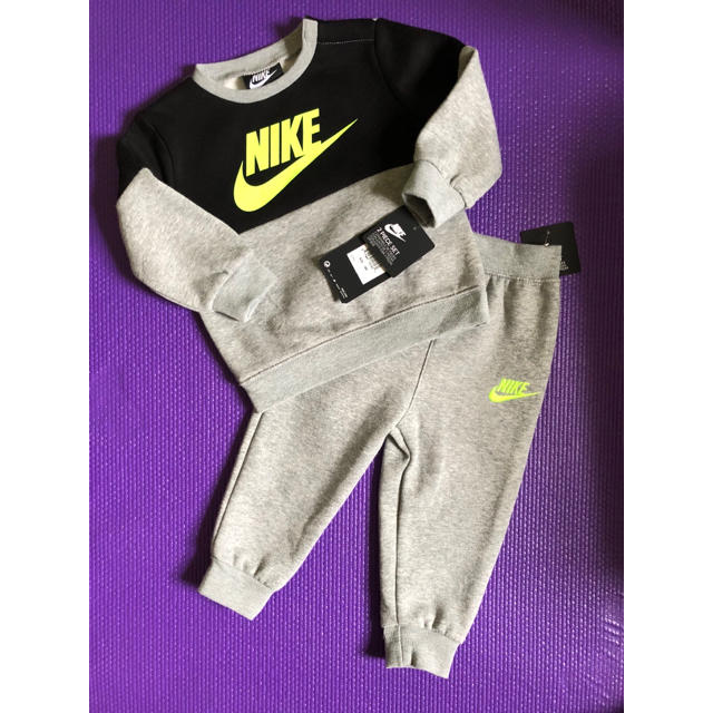 NIKE(ナイキ)の新品未使用 ナイキ  スウェット セットアップ キッズ/ベビー/マタニティのベビー服(~85cm)(トレーナー)の商品写真