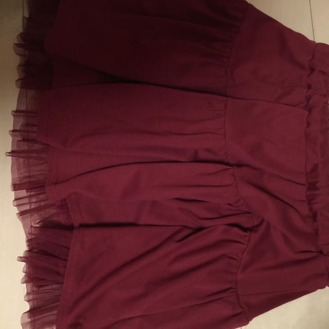 お値下げ    3L、白ニット、赤スカート、セット売り、可愛い レディースのスカート(ひざ丈スカート)の商品写真