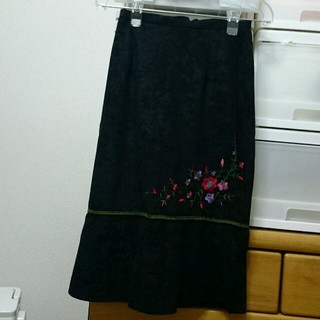 刺繍スカート 黒(ロングスカート)