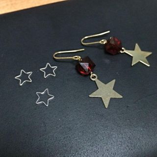 スター レッド ピアス(^o^)(ピアス)