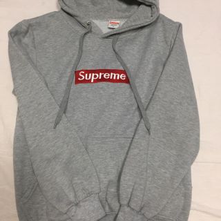 supreme サイズM パーカー(パーカー)