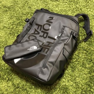 ザノースフェイス(THE NORTH FACE)の非売品ペンケース付！最新モデル美品THE NORTH FACEヒューズボックスⅡ(バッグパック/リュック)