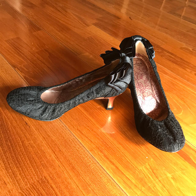 Hina KAGURA　ヒナカグラ　パンプス　黒　22㎝ レディースの靴/シューズ(ハイヒール/パンプス)の商品写真