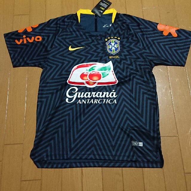ブラジル代表  トレーニングウェア  M スポーツ/アウトドアのサッカー/フットサル(ウェア)の商品写真