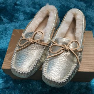 アグ(UGG)のA&E様専用！UGG DAKOTA METALLIC 24cm(ローファー/革靴)