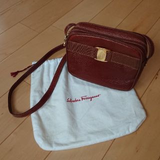 サルヴァトーレフェラガモ(Salvatore Ferragamo)のサルヴァトーレフェラガモポシェットショルダーバッグ茶色(ショルダーバッグ)