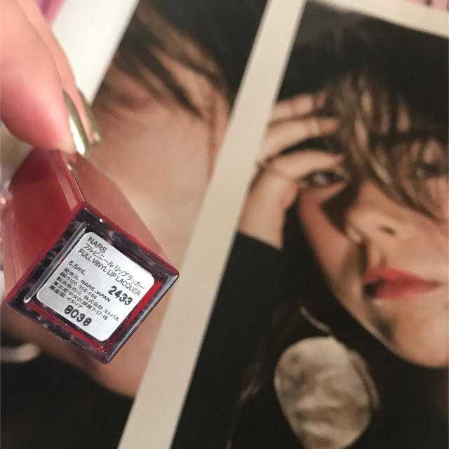 NARS(ナーズ)の新作 NARS フルビニールリップラッカー2433 コスメ/美容のベースメイク/化粧品(口紅)の商品写真