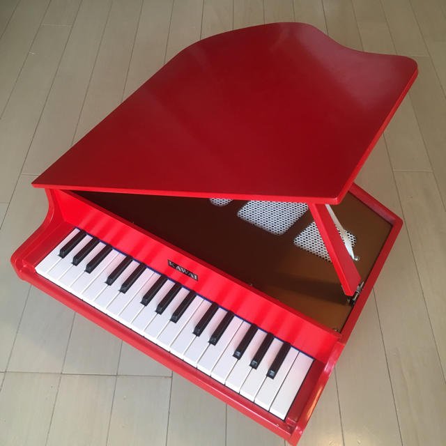 KAWAI カワイ おもちゃ グランドピアノ ミニピアノ 32鍵盤 赤の通販 by みりゅ｜ラクマ