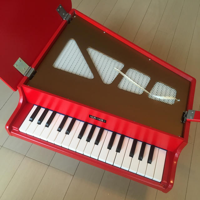 KAWAI カワイ おもちゃ グランドピアノ ミニピアノ 32鍵盤 赤の通販 by みりゅ｜ラクマ