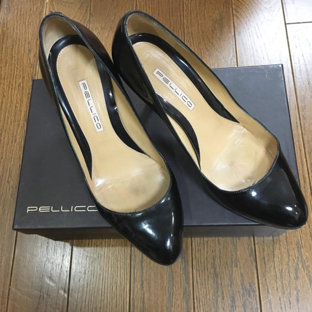 PELLICO(ペリーコ)のペリーコ 黒パンプス レディースの靴/シューズ(ハイヒール/パンプス)の商品写真