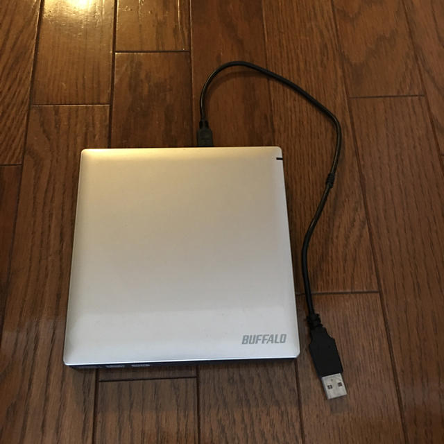 BUFFALO BOBS(バッファローボブス)のUSB接続 BUFFALO CDドライバー スマホ/家電/カメラのPC/タブレット(PC周辺機器)の商品写真