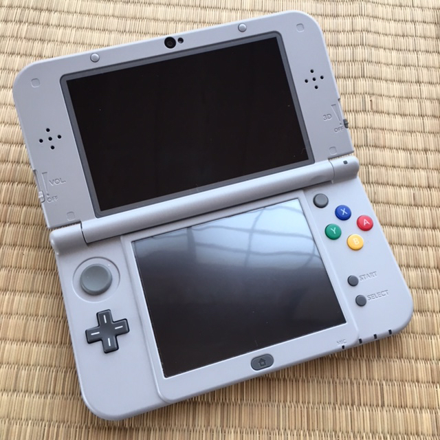 ニンテンドー3DS(ニンテンドー3DS)のnewニンテンドー3dsLL「スーパーファミコンエディション」 エンタメ/ホビーのゲームソフト/ゲーム機本体(携帯用ゲーム機本体)の商品写真