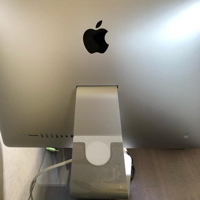 Apple(アップル)の美品 iMac 21.5インチ corei5 2.8GHz スマホ/家電/カメラのPC/タブレット(デスクトップ型PC)の商品写真