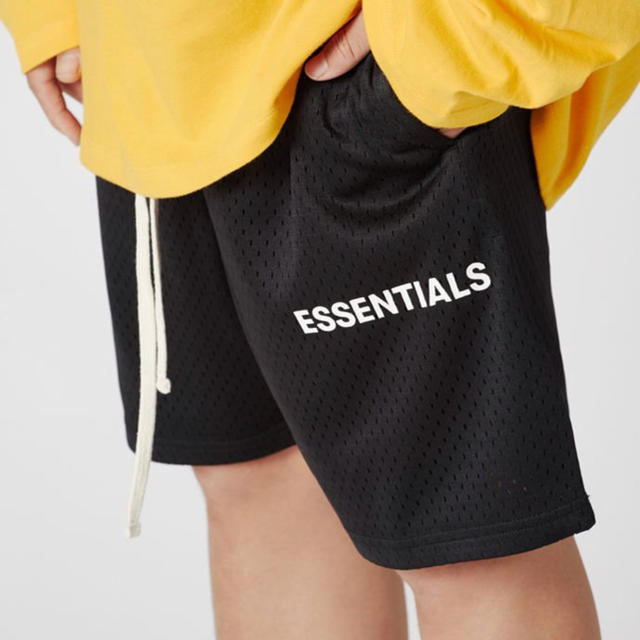 FEAR OF GOD(フィアオブゴッド)のFOG essentials ハーフパンツ XL メンズのパンツ(ショートパンツ)の商品写真