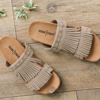 ミネトンカ(Minnetonka)のminnetonka  サンダルpeacebegch's shop様専用(サンダル)