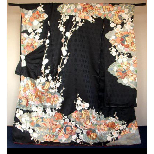 正絹 振袖 新品  日本の絹使用  手描き友禅振袖 梅の花に吉祥柄 黒 着物 レディースの水着/浴衣(振袖)の商品写真