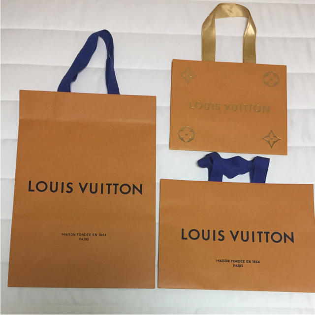 LOUIS VUITTON - ルイヴィトン 紙袋 ショップ袋(3枚セット)の LOUIS VUITTON - ルイヴィトン 紙袋 ショップ袋(3枚セット)の