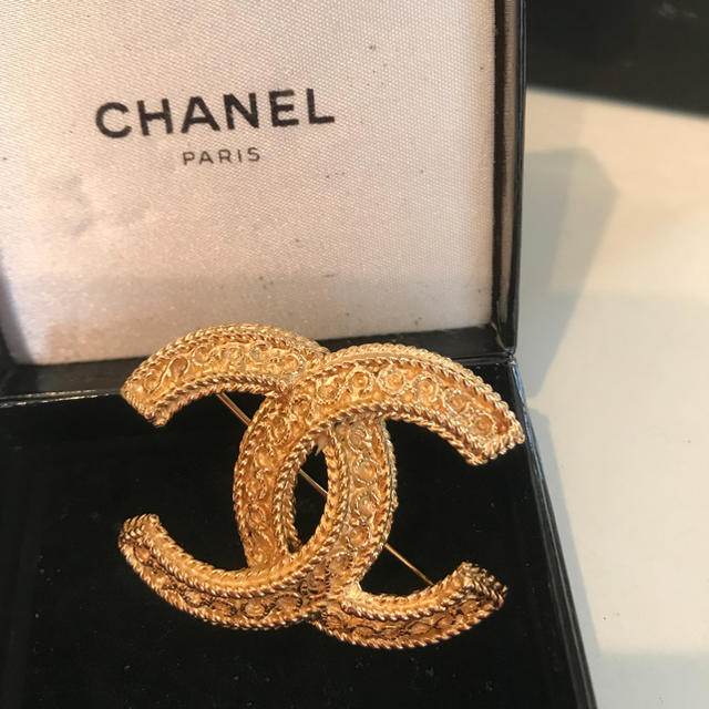 CHANEL シャネル ☆ レアなブローチ