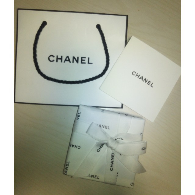 CHANEL(シャネル)のCHANEL　シャネル　ダブルコンパクトミラー新品未使用未開封 レディースのファッション小物(ミラー)の商品写真