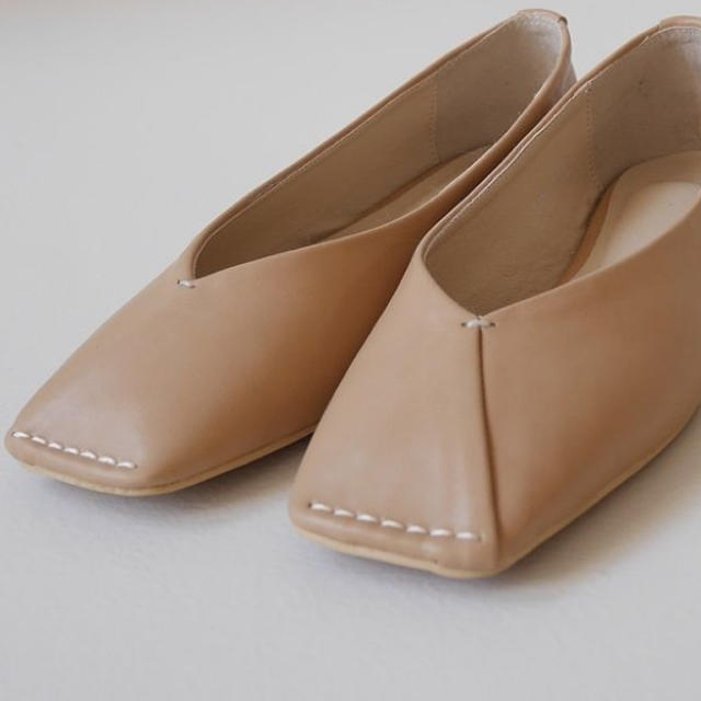 新品未使用⭐︎Argue squareToe Flat Shoes(BAIGE) レディースの靴/シューズ(バレエシューズ)の商品写真