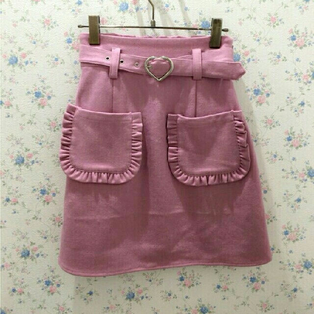 本日限定値下げ♡ Honey Cinnamon ハートバックル台形スカート