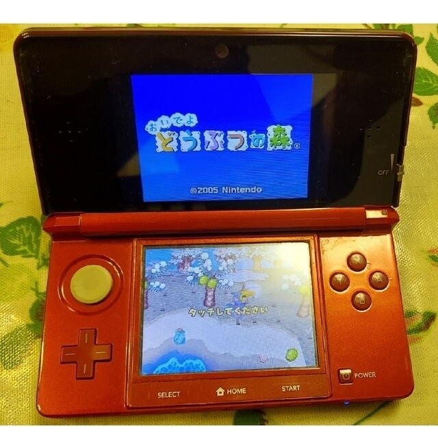 ニンテンドー3DS(ニンテンドー3DS)の任天堂3DS レッド 箱付き　電源アダプタ無 エンタメ/ホビーのゲームソフト/ゲーム機本体(携帯用ゲーム機本体)の商品写真