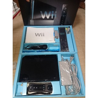 ウィー(Wii)のWii本体+コントローラ+ソフト6本+D端子(家庭用ゲーム機本体)