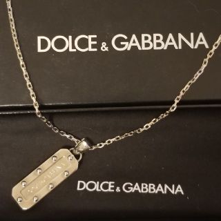 ドルチェアンドガッバーナ(DOLCE&GABBANA)のDOLCE&GABBANA ロゴプレートネックレス

(ネックレス)