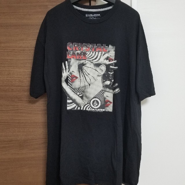 volcom(ボルコム)のCrystal Lake VOLCOMコラボ　Tシャツ　XLサイズ メンズのトップス(Tシャツ/カットソー(半袖/袖なし))の商品写真