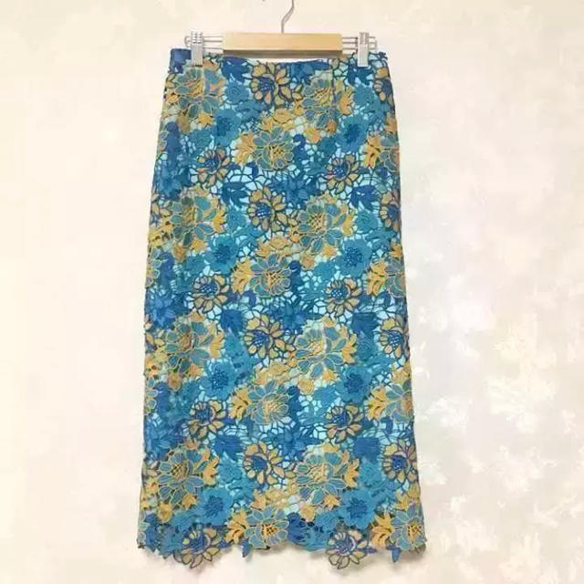 MIIA(ミーア)のMiiA 刺繍レースペンシルスカート レディースのスカート(ひざ丈スカート)の商品写真