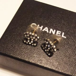 シャネル(CHANEL)のシャネル ★人気完売品★ピアス 男女兼用(ピアス)