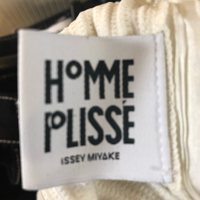 ISSEY MIYAKE(イッセイミヤケ)のhomme  plisse プリーツパンツ テーパード サイズ1 メンズのパンツ(スラックス)の商品写真