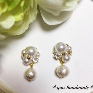 スワロフスキー(SWAROVSKI)の【40】豪華❣️ フォーマルホワイト コットンパール(ピアス)