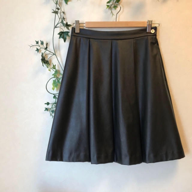 IENA(イエナ)のイエナ/IENA フェイクレザースカート 38 ブラック 雨の日に♪ レディースのスカート(ミニスカート)の商品写真