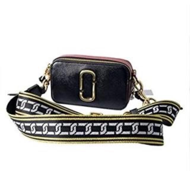 MARC JACOBS - 【ヨンア愛用】大人気モデルMARC JACOBS  スモールカメラバッグ