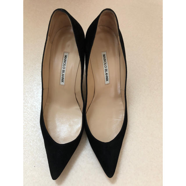 MANOLO BLAHNIK(マノロブラニク)のマノロブラニク ロンハーマン キエッタ ブラック スエード 中古 24.5 レディースの靴/シューズ(ハイヒール/パンプス)の商品写真