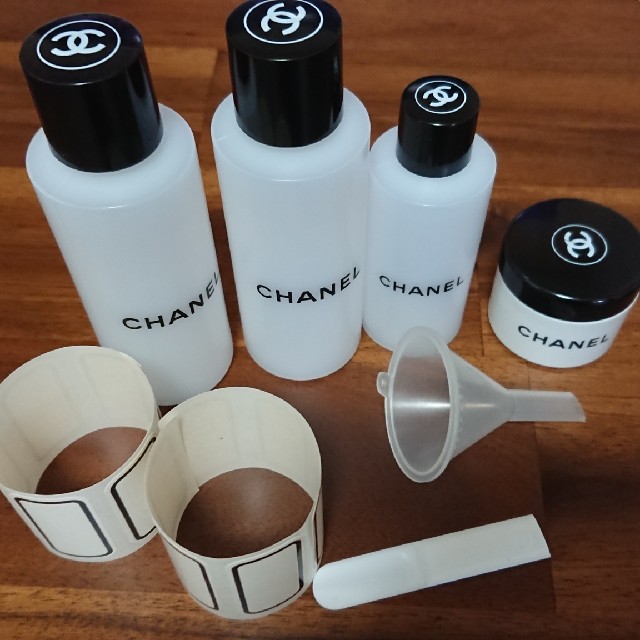 CHANEL(シャネル)のシャネルの旅行用詰め替えボトル等 可愛い❗ インテリア/住まい/日用品の日用品/生活雑貨/旅行(日用品/生活雑貨)の商品写真