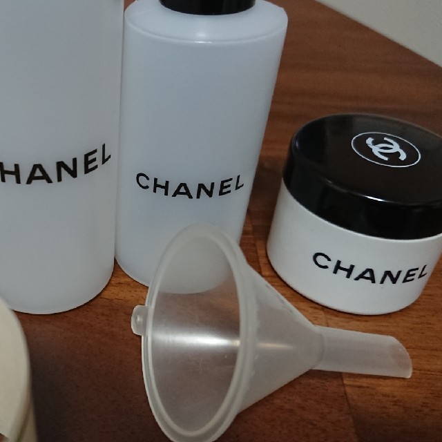 CHANEL(シャネル)のシャネルの旅行用詰め替えボトル等 可愛い❗ インテリア/住まい/日用品の日用品/生活雑貨/旅行(日用品/生活雑貨)の商品写真