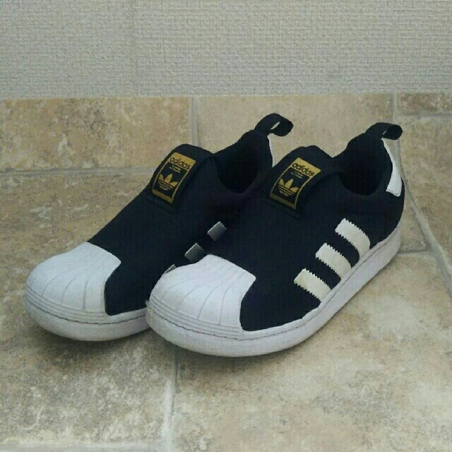 adidas(アディダス)のadidas オリジナルス SS360c キッズ 黒 キッズ/ベビー/マタニティのキッズ靴/シューズ(15cm~)(スニーカー)の商品写真