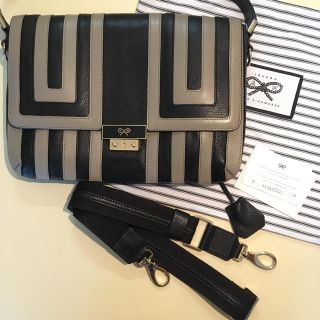 アニヤハインドマーチ(ANYA HINDMARCH)のANYA HINDMARCH レザーショルダーバッグ(ショルダーバッグ)