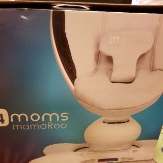 フォーマムズ(4moms)の4moms ママルー電動バウンサー！(その他)