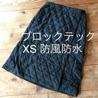 ユニクロ(UNIQLO)のユニクロ　ブロックテック巻スカートXS丈60防風防水フリース　黒(ひざ丈スカート)