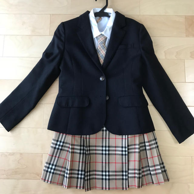 BURBERRY(バーバリー)のバーバリーロンドン スーツ 美品 卒業式 キッズ/ベビー/マタニティのキッズ服女の子用(90cm~)(ドレス/フォーマル)の商品写真