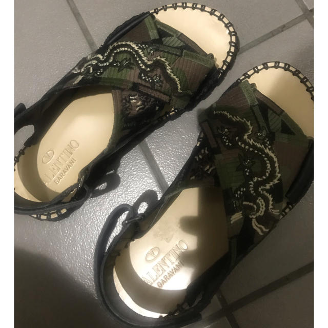 VALENTINO(ヴァレンティノ)のヴァレンティノ サンダル メンズの靴/シューズ(ビーチサンダル)の商品写真