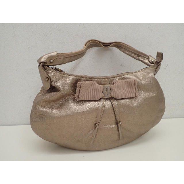 Salvatore Ferragamo - 【美品】 フェラガモ レザー リボン ショルダーバッグ ゴールド系 正規品
