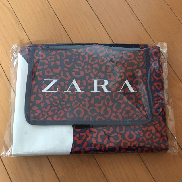 ZARA(ザラ)のZARA ピクニックマット エンタメ/ホビーのコレクション(ノベルティグッズ)の商品写真