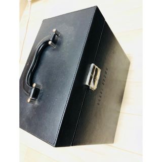 ボビイブラウン メイクボックス ケース/ボックスの通販 2点 | BOBBI ボビイブラウン メイクボックス ケース/ボックスの通販 2点 | BOBBI